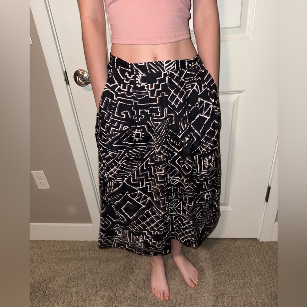 VTG Women’s Jimmy Garcia Black and White Geometric Skirt ~ Size PS